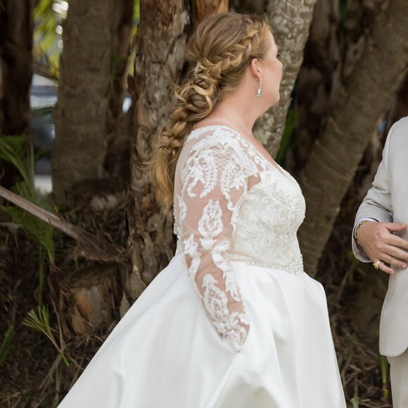 Wedding dress. Size 16W. Upgraded, sewn-in belt. Long sleeve, A-line. Pockets! - Picture 7 of 9